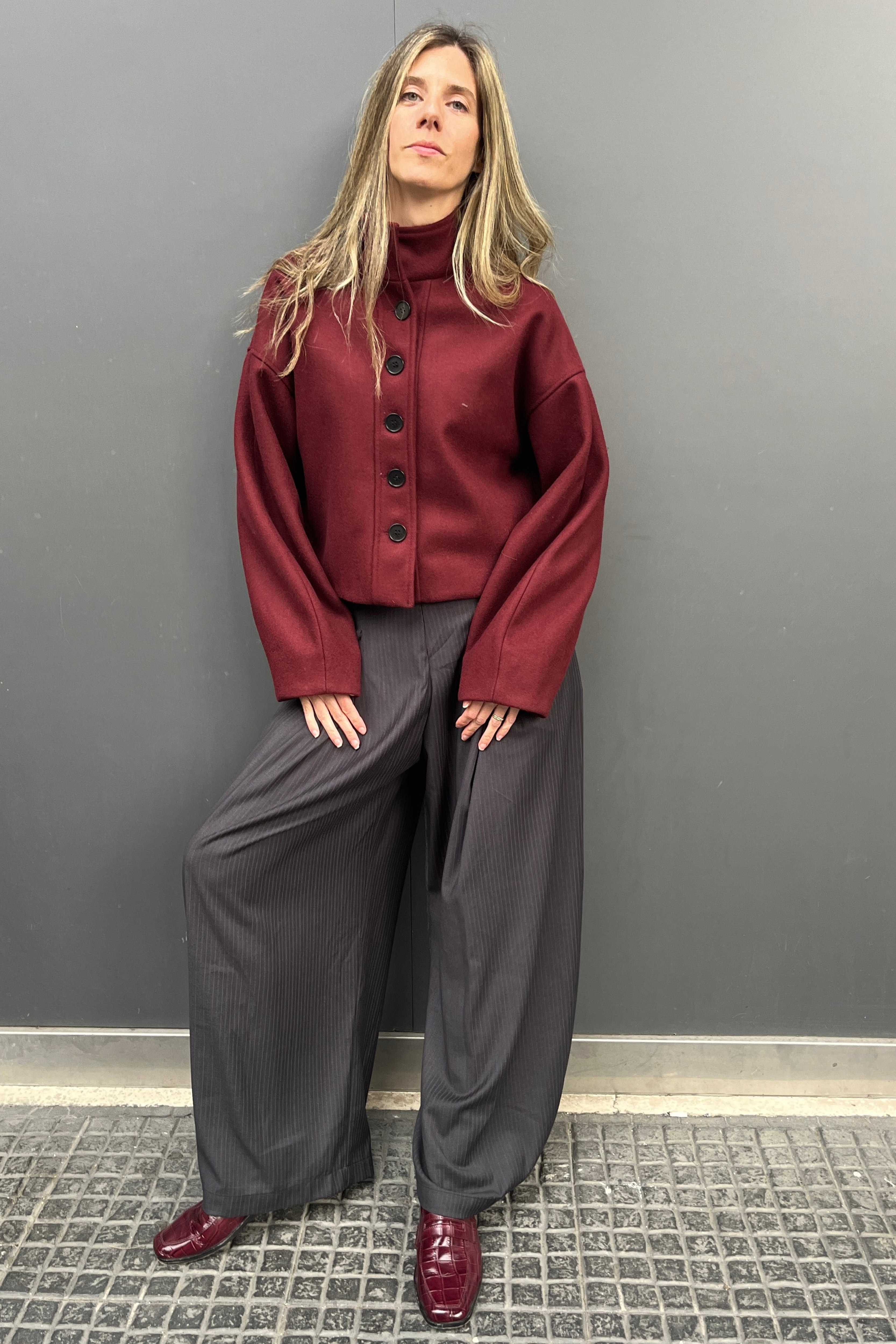 Chaqueta Corta Prunelliere 100% Lana Burdeo