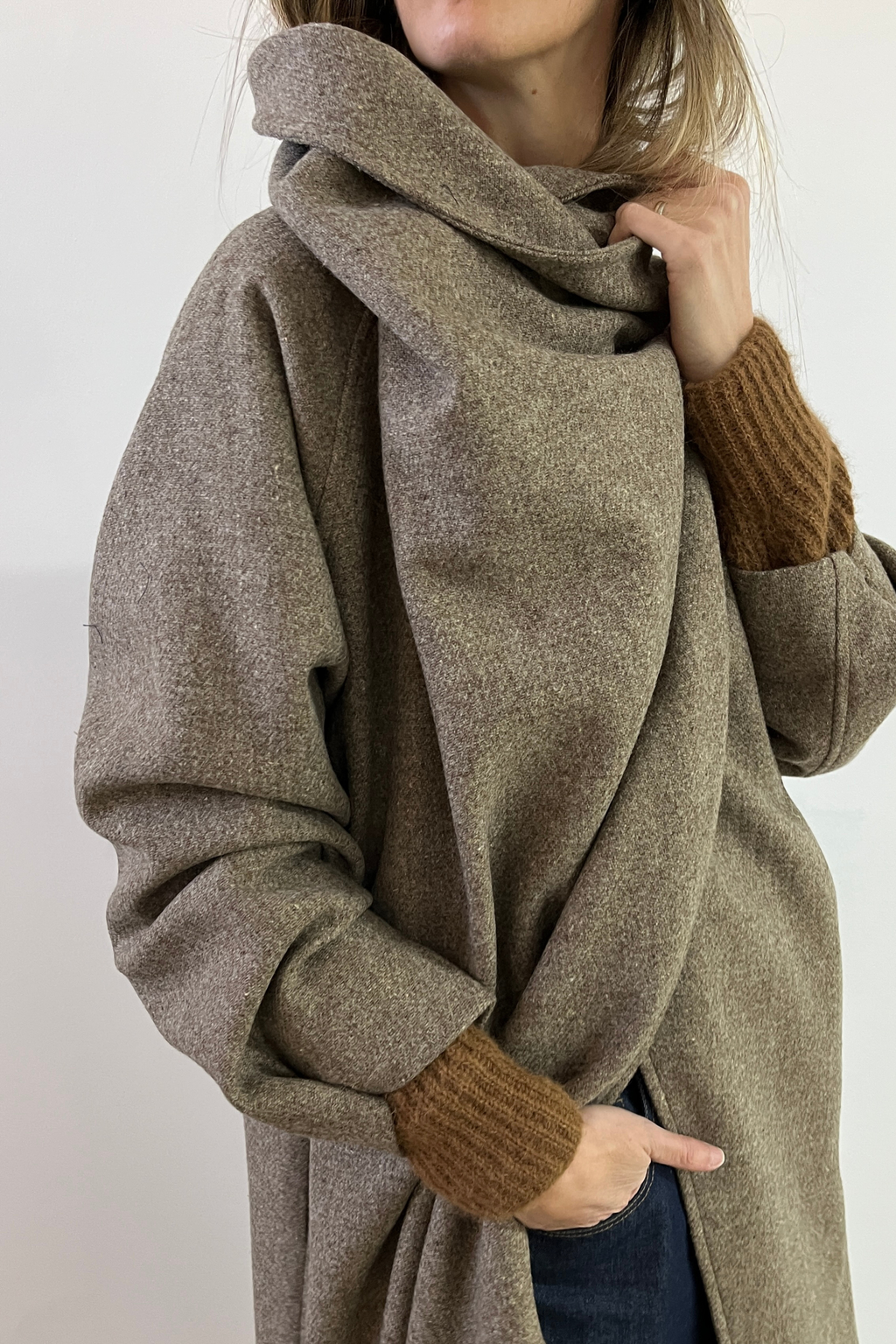 Abrigo Horizon 100% Lana Taupe