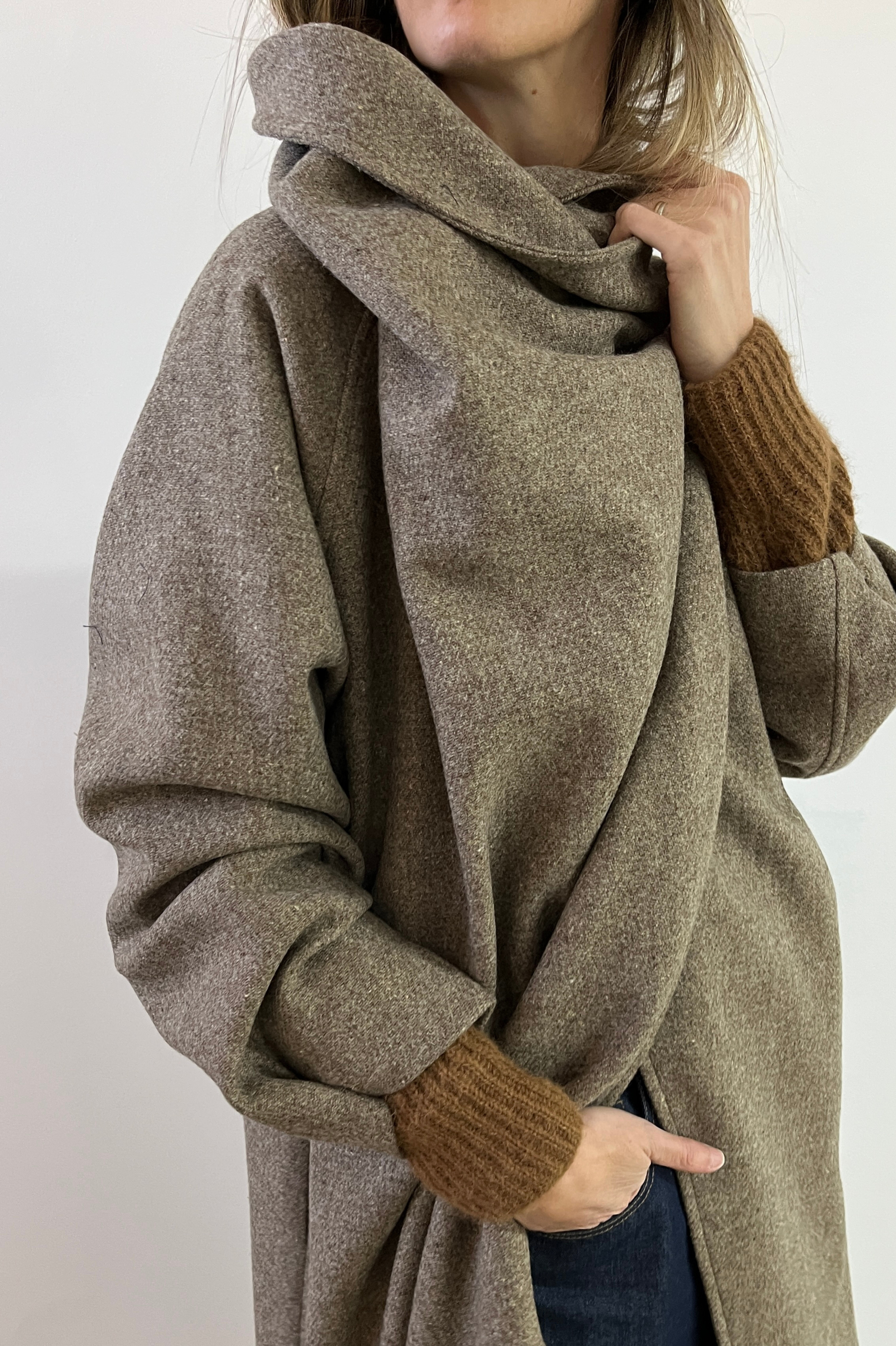 Abrigo Horizon 100% Lana Taupe