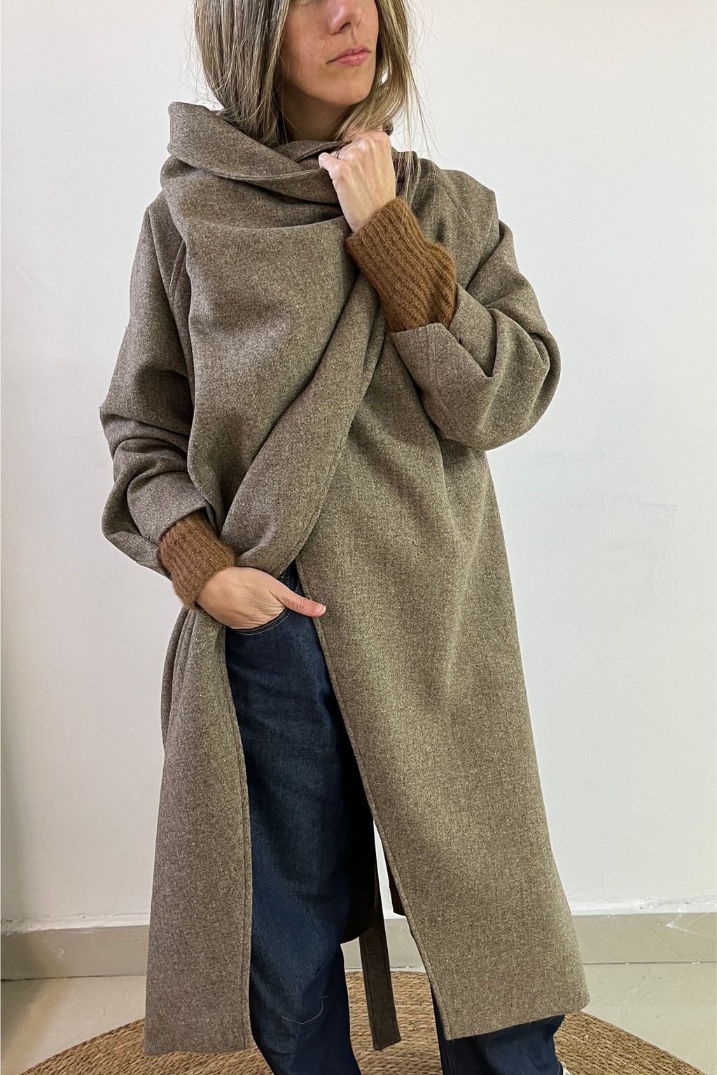 Abrigo Horizon 100% Lana Taupe