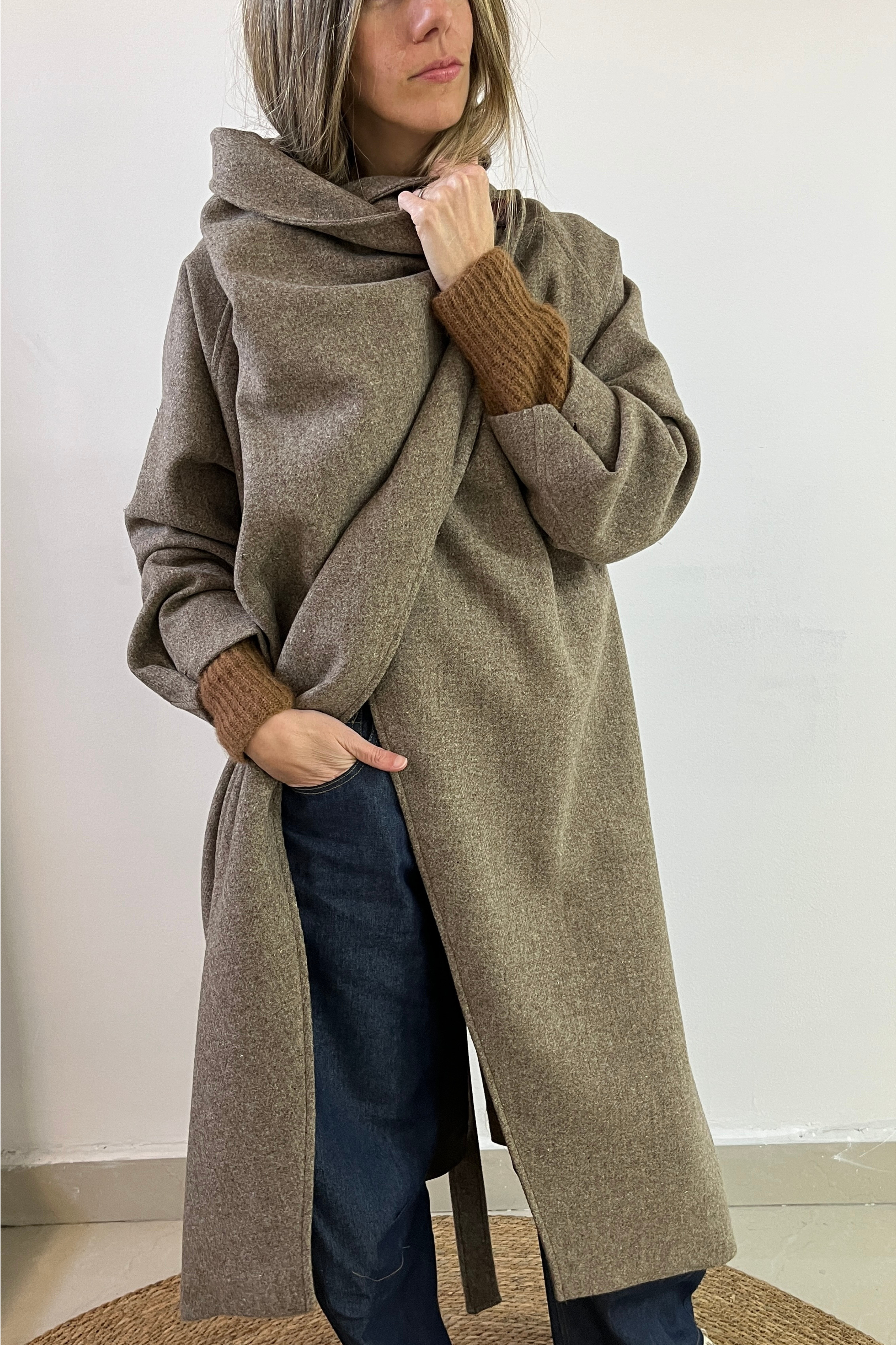 Abrigo Horizon 100% Lana Taupe