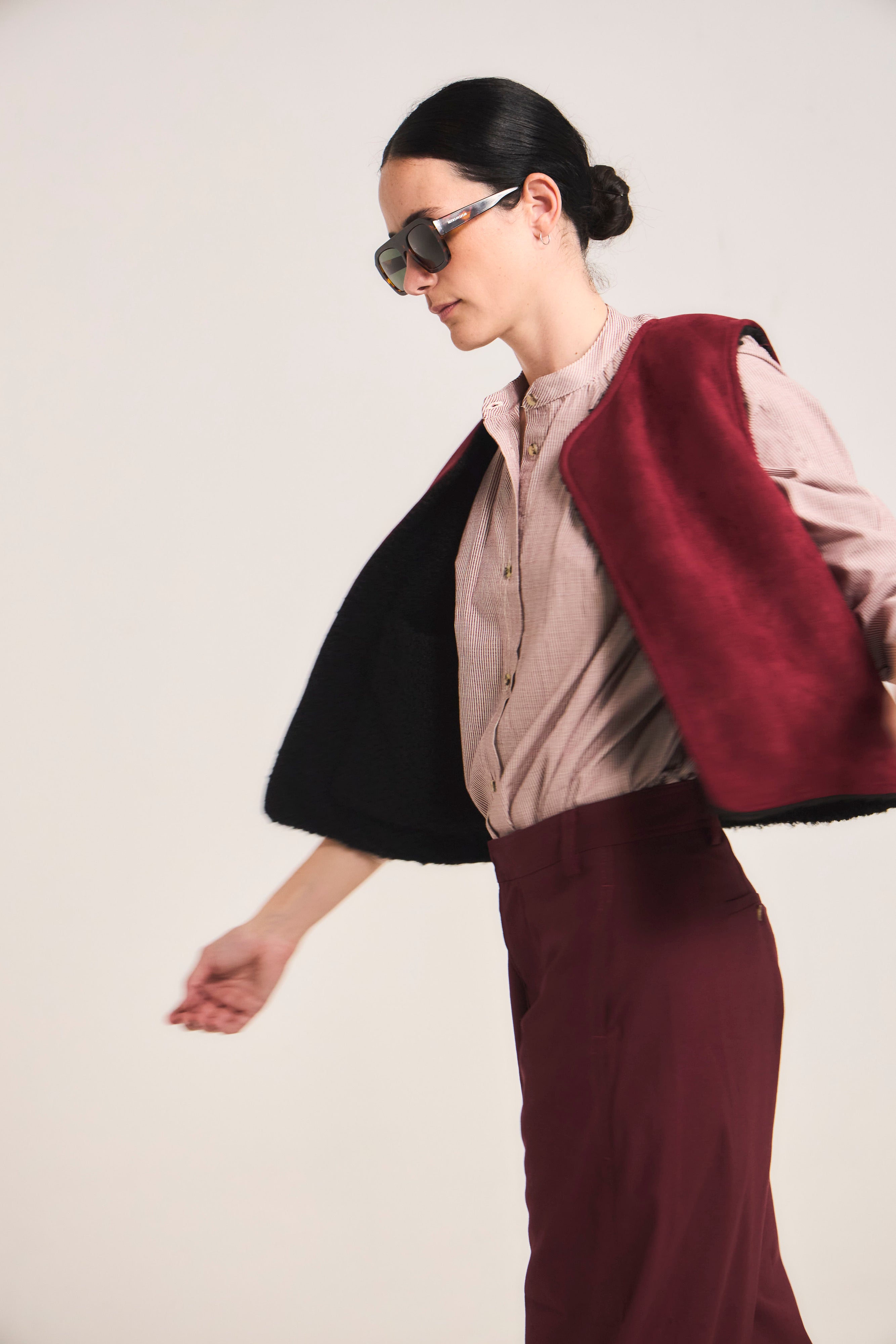 Gilet Reversible Infini Corderito Negro / Burdeo