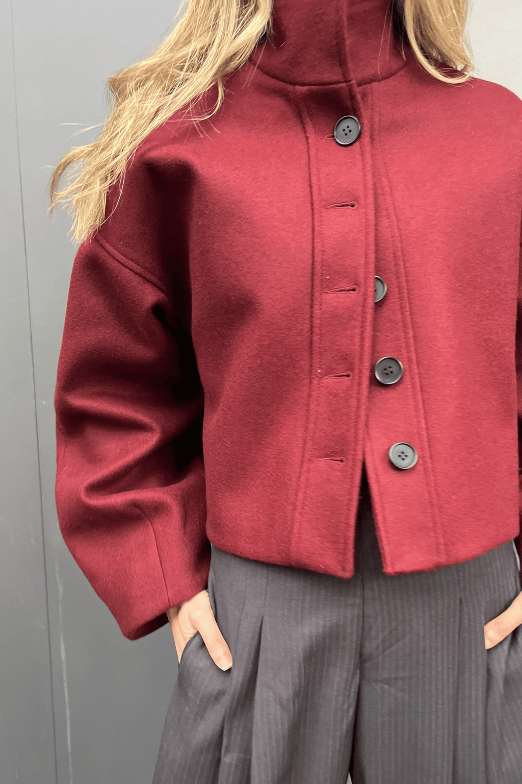 Chaqueta Corta Prunelliere 100% Lana Burdeo