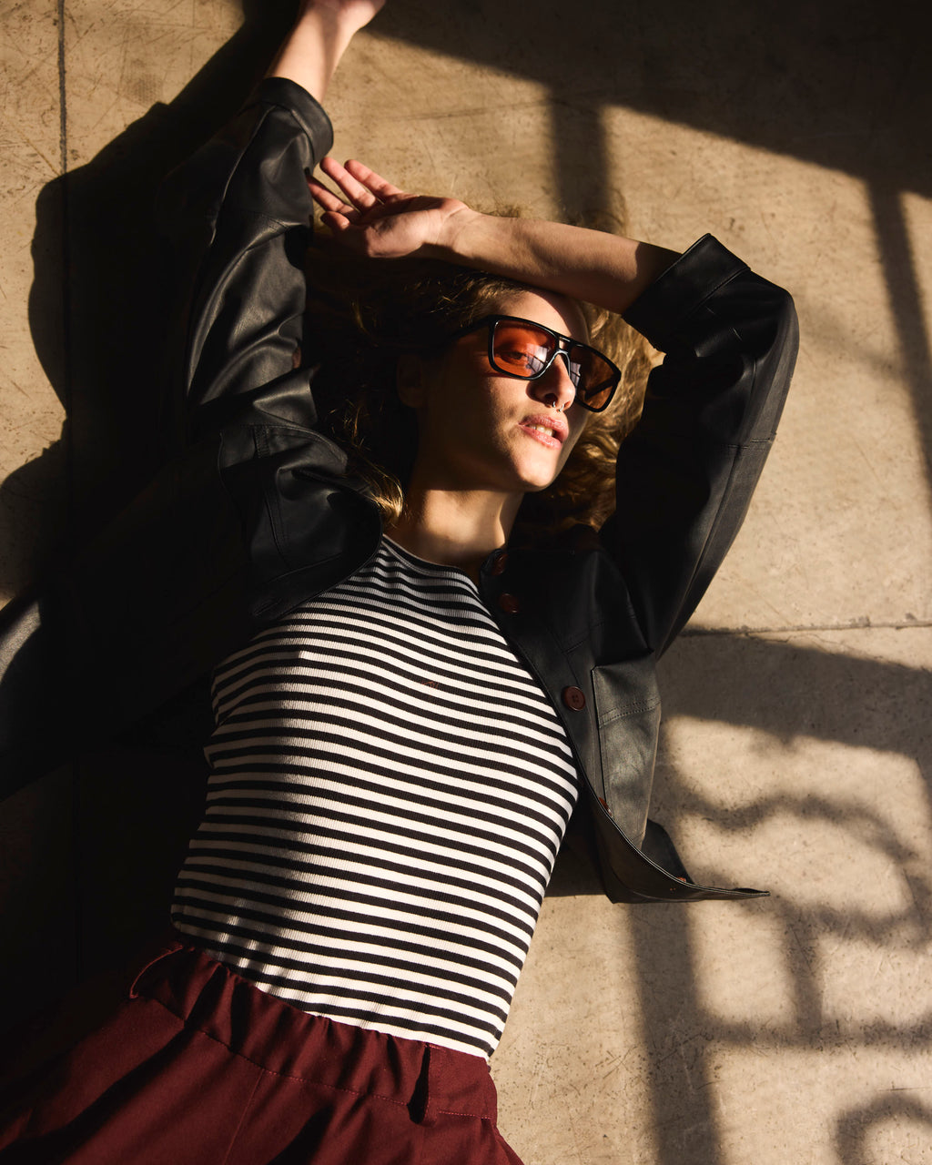 Polera Arkana Algodón Listada Blanco Negro