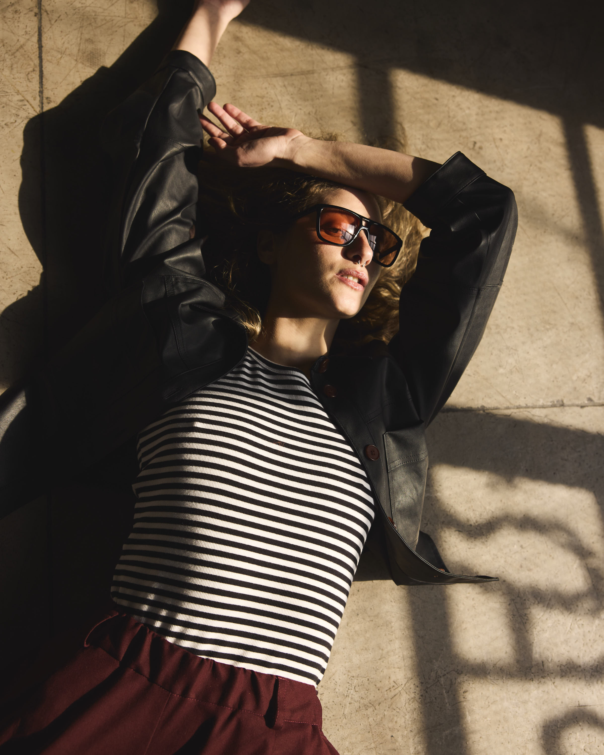 Polera Arkana Algodón Listada Blanco Negro