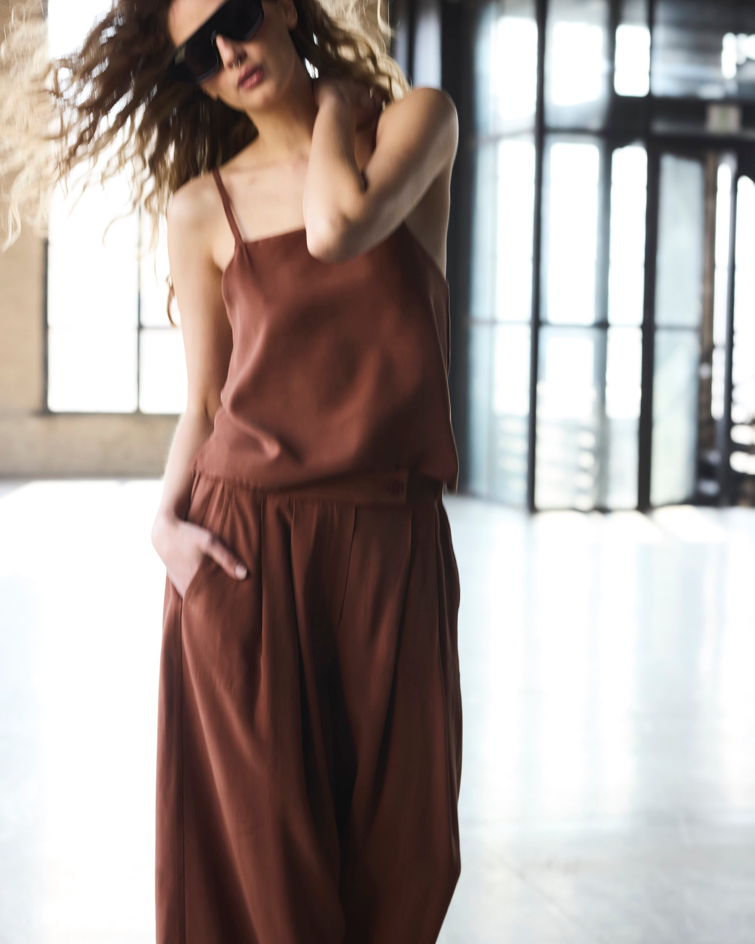 Top Tirantes Mystere Cupro Moca