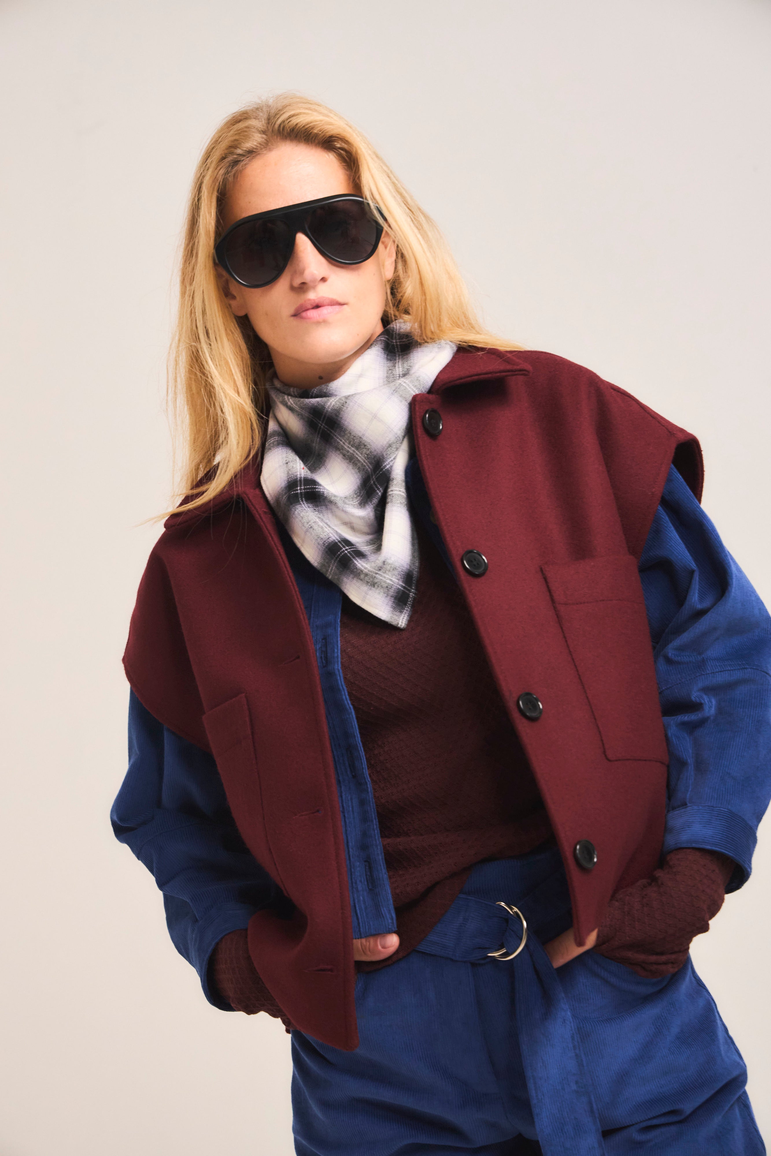 Chaqueta Sin Manga Outremer 100% Lana Burdeo