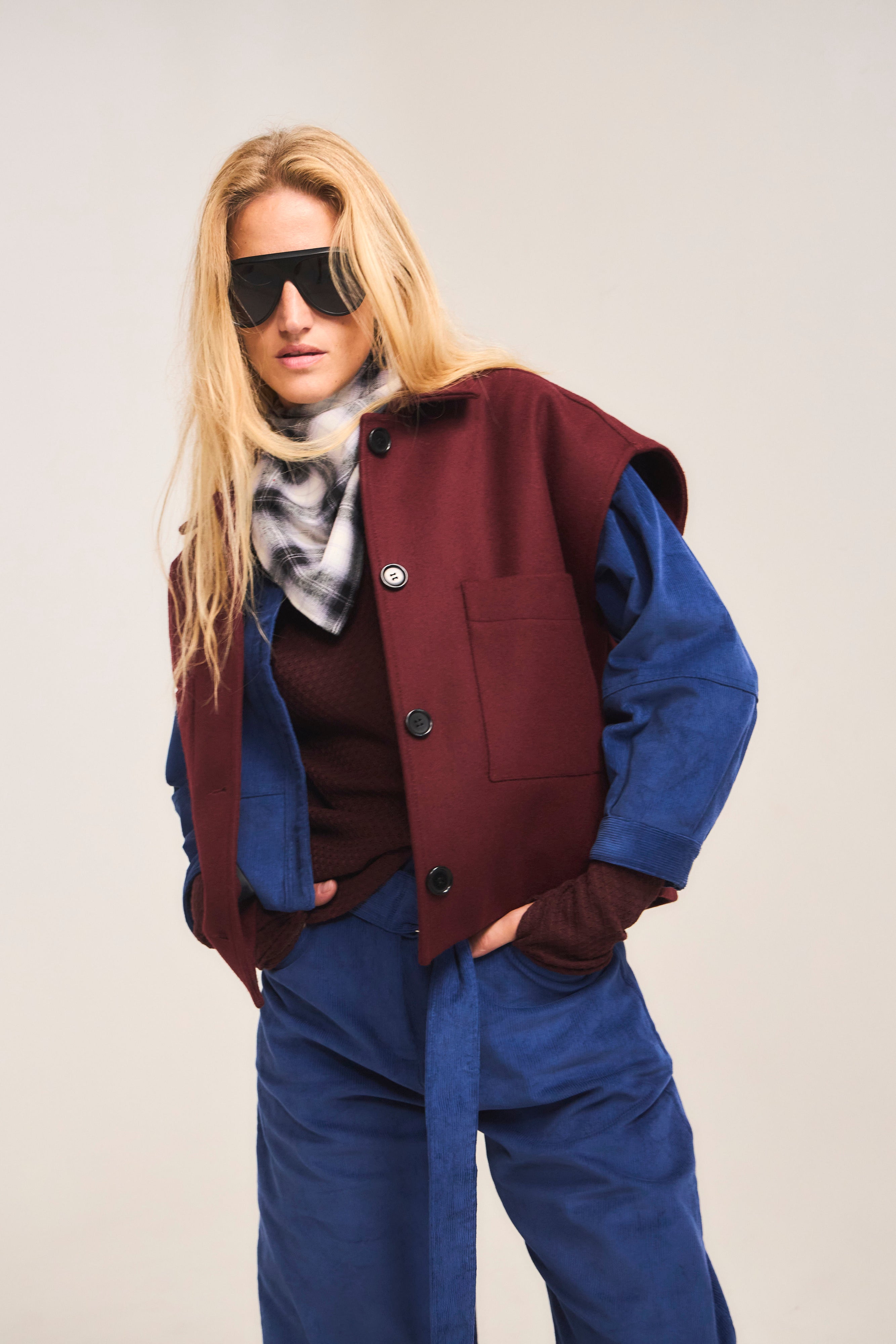Chaqueta Sin Manga Outremer 100% Lana Burdeo