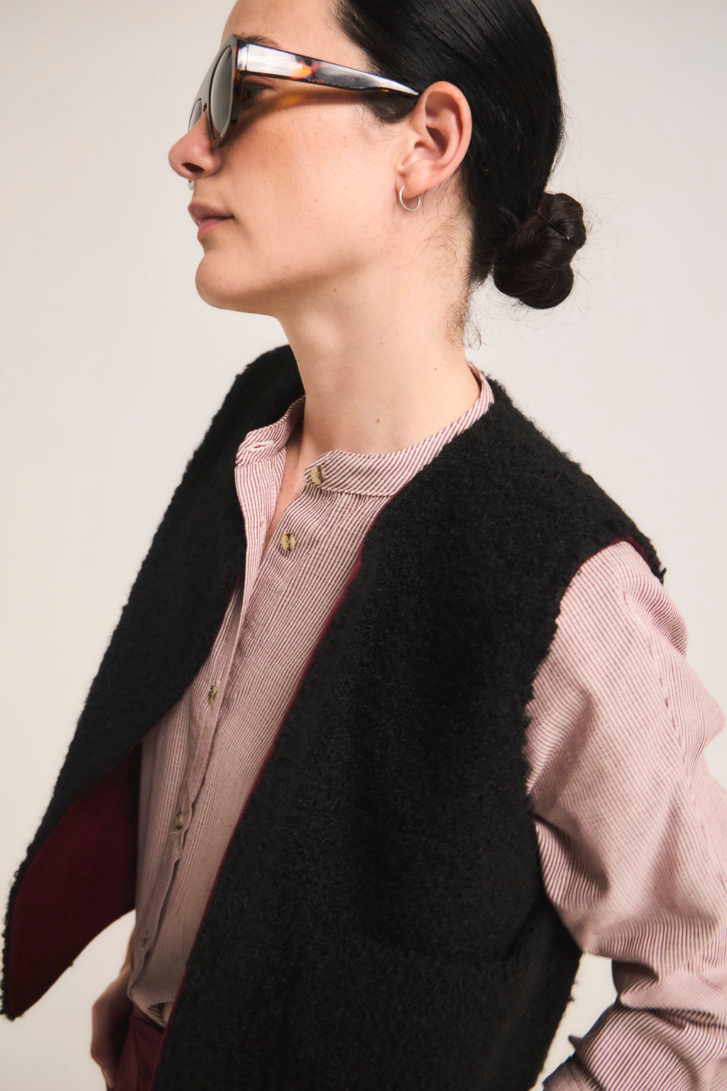 Gilet Reversible Infini Corderito Negro / Burdeo